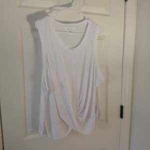 Athleta 3X Breezy Twist Front Tank Top